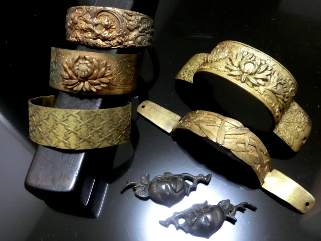 【大得価，お得】 時代刀装具 7点 目貫 日本刀 小道具 古い刀装具 武具(鍔、刀装具)｜売買されたオークション情報、yahooの商品情報をアーカイブ公開 - オークファン 鍔、刀装具