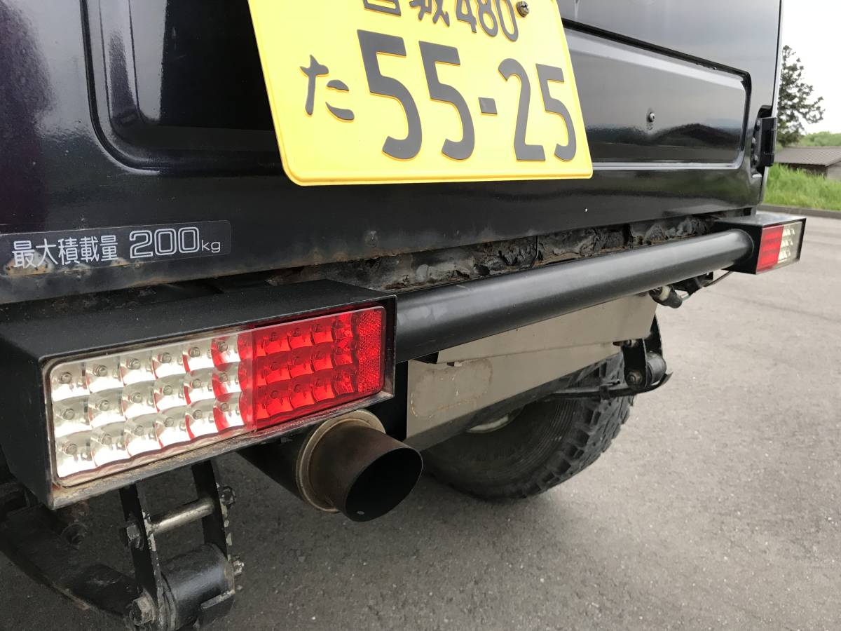 人気のジムニー！JA11！パワステ！エアコン！緩衝装置変更済み！リーフ