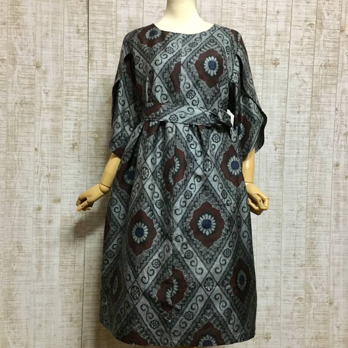  ４ 着物リメイク 菱華紋織り出し本場村山泥大島紬 美腕 花びら袖裏地付ワンピースＬ ＬＬ エレガント 格安スタート 可(その他)｜売買されたオークション情報、yahooの商品情報をアーカイブ その他