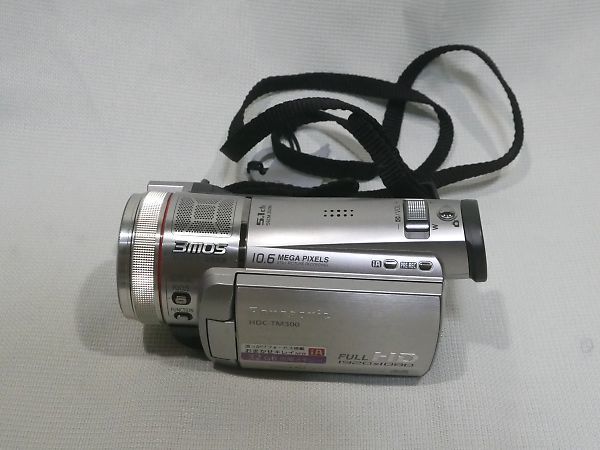 ファッションアイテムを Panasonic デジタルハイビジョンビデオカメラ