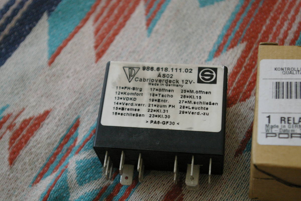 ポルシェ ボクスター986 618 111 02 コンバーチブル トップ リレー