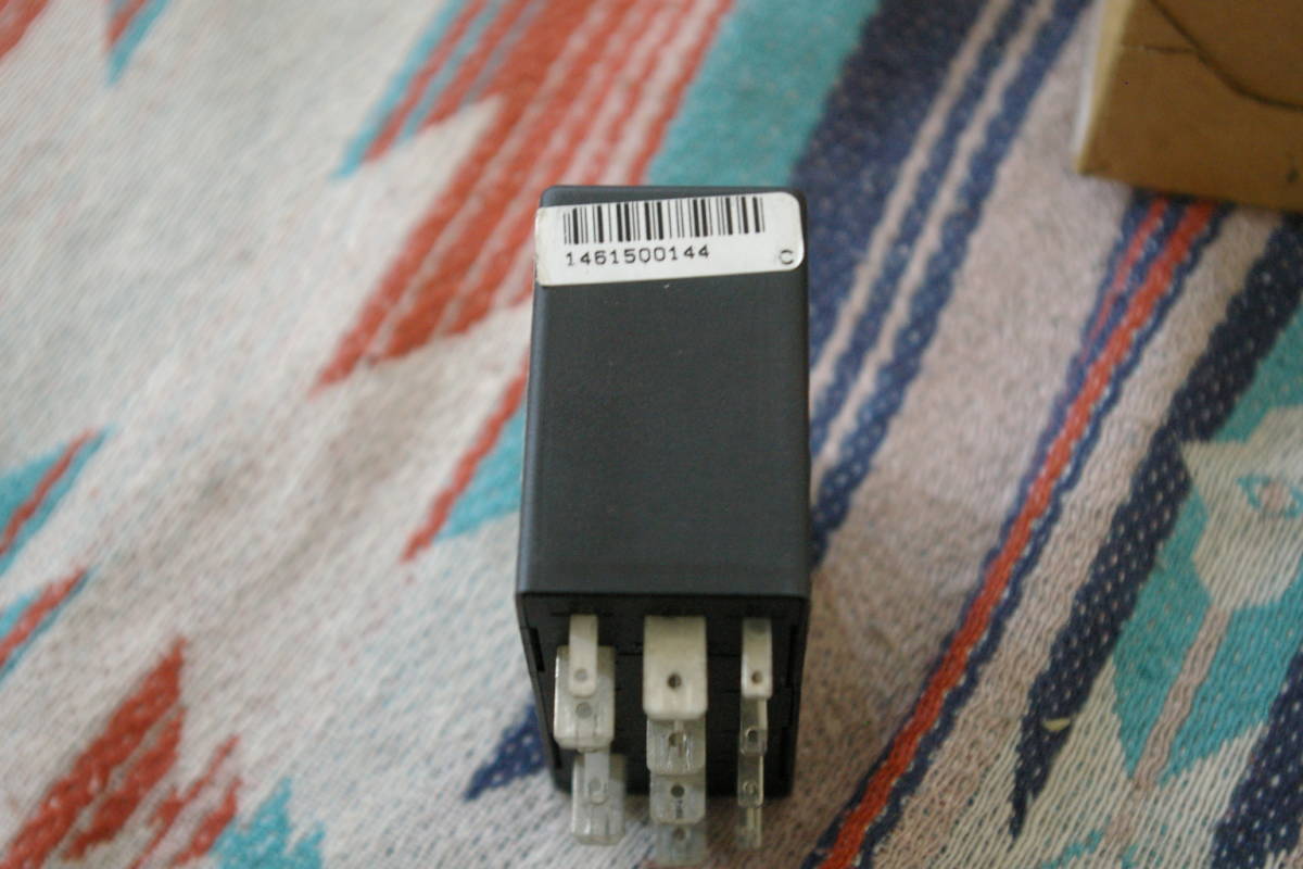 ポルシェ ボクスター986 618 111 02 コンバーチブル トップ リレー