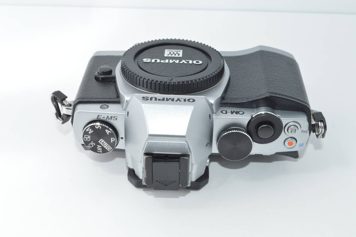 OM-D E-M5 オリンパス OLYMPUS ボディ ミラーレス一眼 公式通販