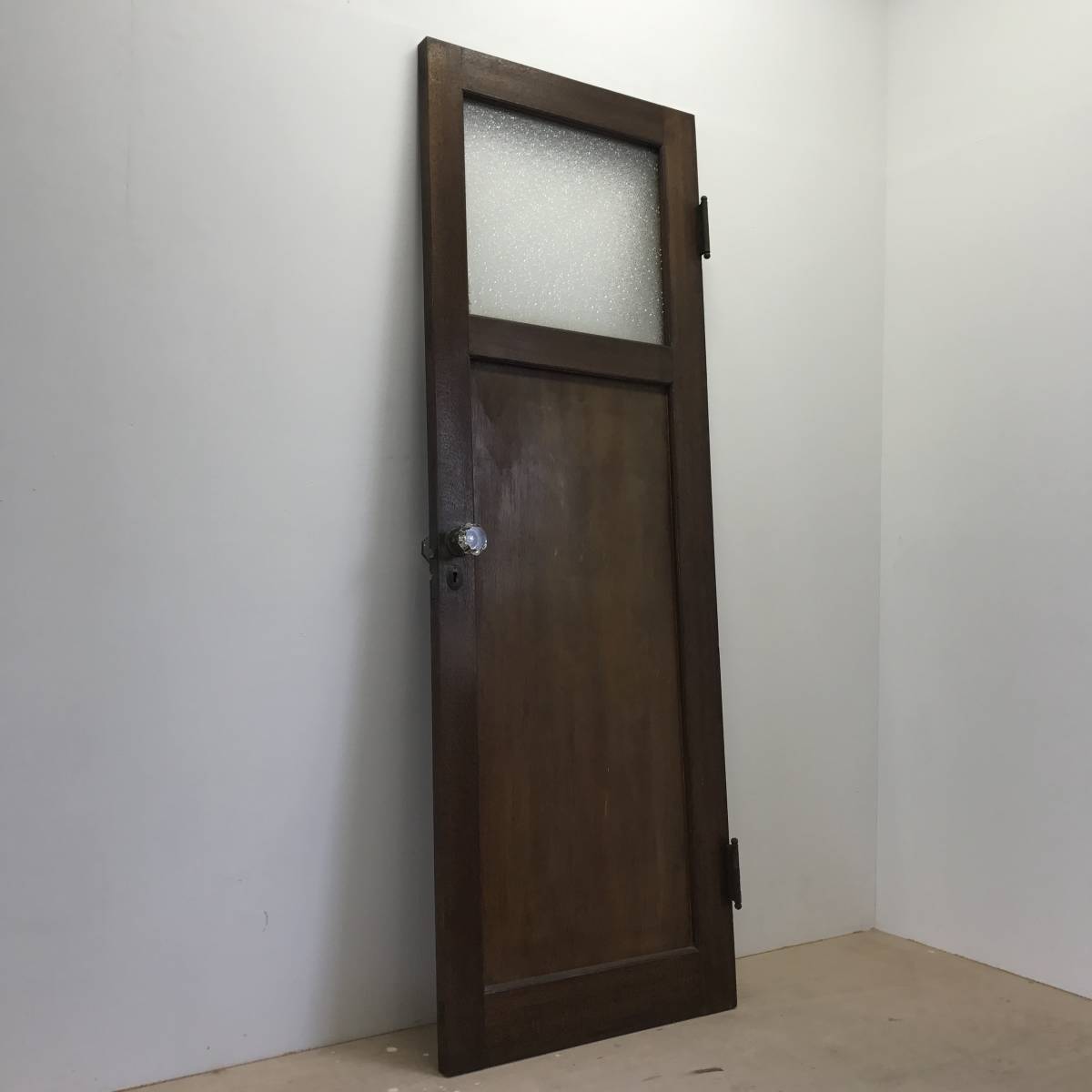 HOT，限定SALE 古い木製のドア ガラスのドアノブ ダイヤガラス アンティーク レトロ 建具 古民家 カフェ 町屋リフォーム リノベーション 店舗什器(建具)｜売買されたオークション情報、yahooの商品情報を 建具