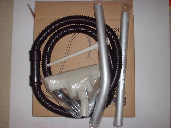 マキタ 集じん機用 ノズルホースセット品（ノズルアッセンブリ、コーナーノズル、ストレートパイプ、ベンディングパイプセット）A-33102 【現金特価のタナカ金物ネット店】 マキタ 掃除機用ホース・ノズルセット A-33102