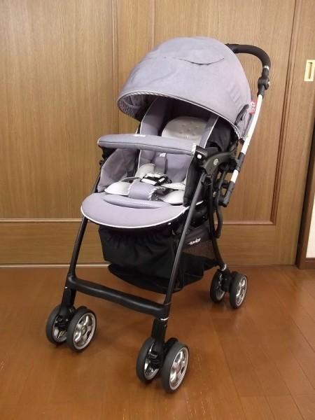 【美品】【お得！】★アップリカ★ハイシート＆オート４輪ベビーカー「ラクーナ ビッテ」＆専用抱っこ紐「コラン CTS」のセット