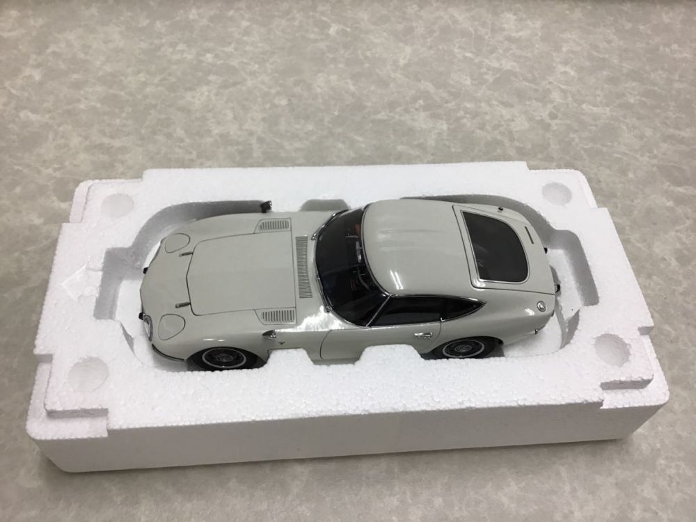 オートアート 1/18 トヨタ2000GT ホワイト ミニカー 【公式通販】