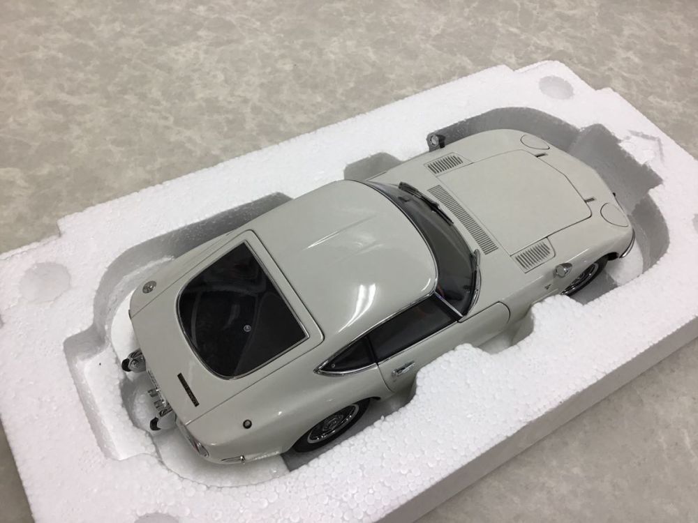 オートアート 1/18 トヨタ2000GT ホワイト ミニカー 【公式通販】