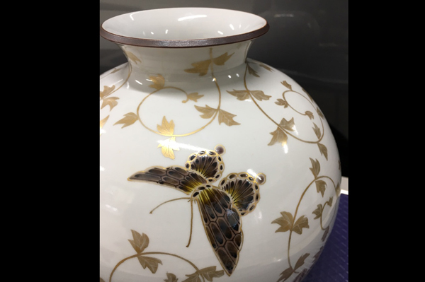 九谷 錦山 金彩 鉄仙唐草文 花瓶 共箱・栞付き】 高さ約24.3