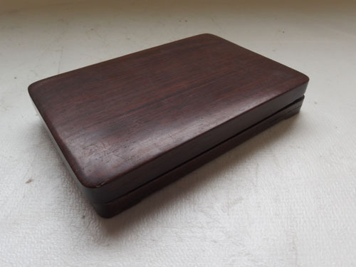 880886w【書道具 蝙蝠文様 硯】コウモリ/彫り/工芸品/14×9.1cm/ケース入り