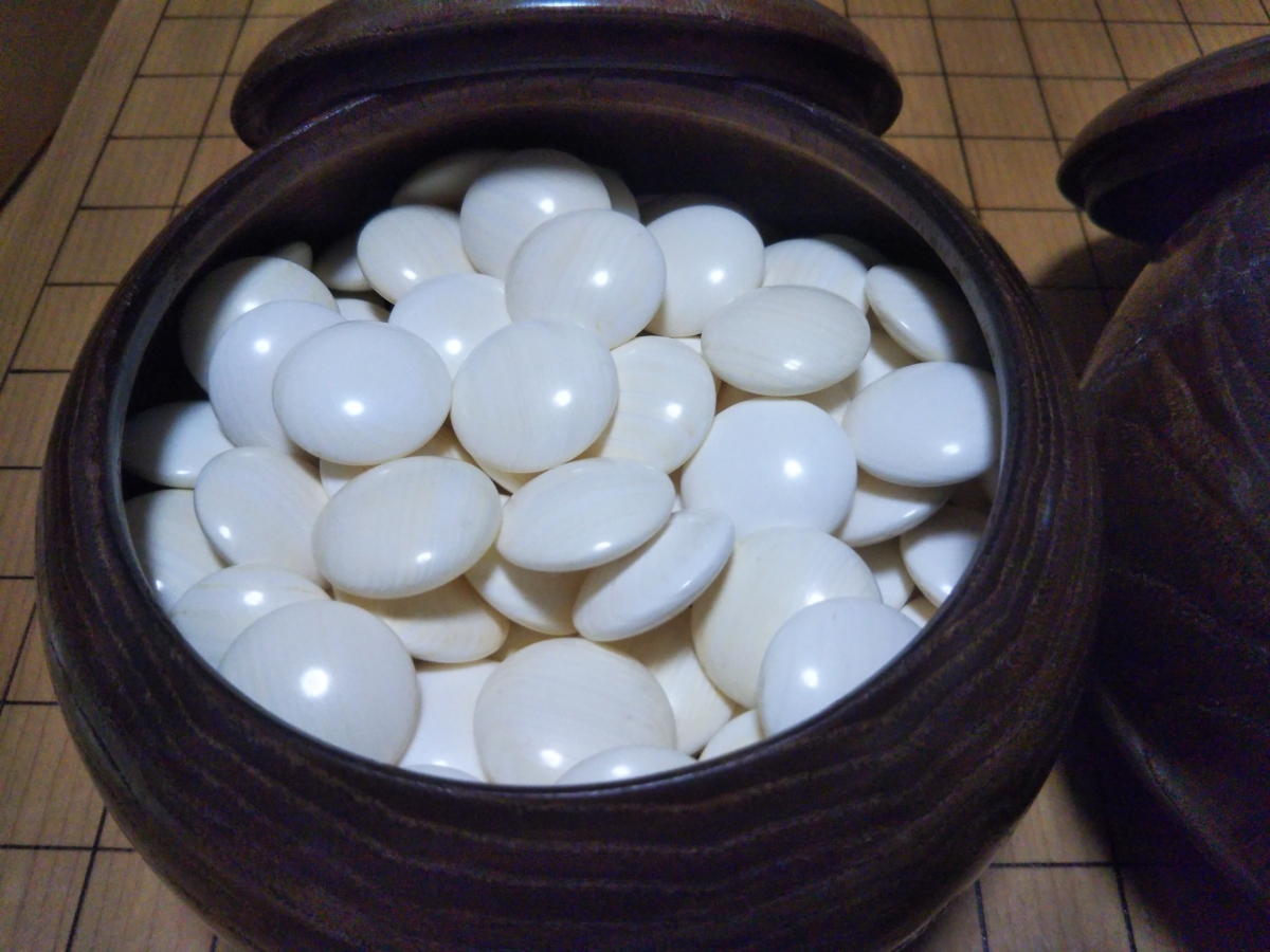 日向特製 本蛤碁石 雪印32号 | 本那智黒 囲碁 32号 箱
