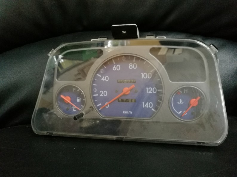 【爆買い，大人気】 94990キロ サンバー バン ディアスワゴン TW2 TW1 TT2 TT1 TV２ TV1 メーター スピードメーター(計器、追加メーター本体)｜売買されたオークション情報、yahooの商品情報をアーカイブ公開 - オークフ スバル用