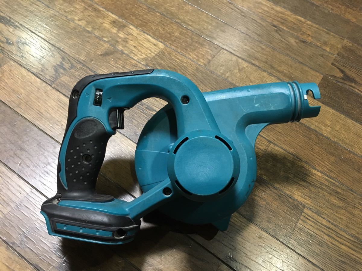 マキタ makita 充電式ブロワ 本体のみ UB142D 充電式ブロワ(14.4V 