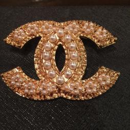 CHANEL ブローチ　シルバー×ブラック　非売品　ノベルティ CHANEL ブローチ シルバー×ブラック 非売品 ノベルティ CHANEL
