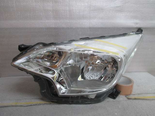 トヨタ／NCP120 ラクティス ヘッドランプ左 トヨタ用 自動車