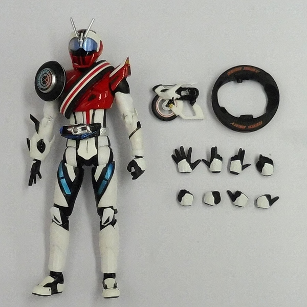m T671a S.H.Figuarts 仮面ライダードライブ マッハ チェイサーマッハ