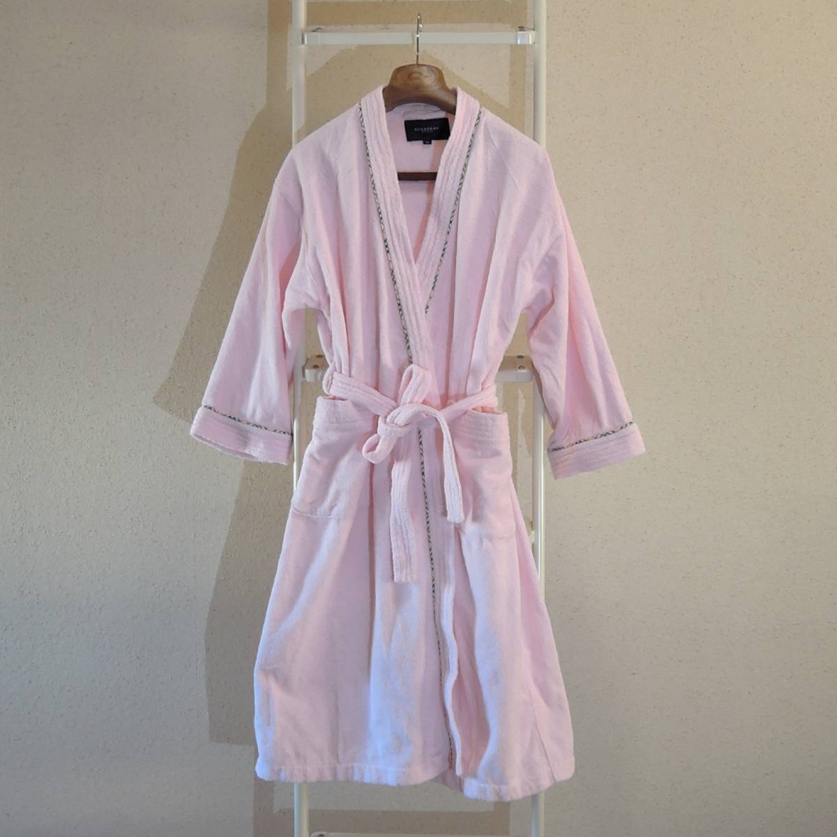 美品　BURBERRY LONDON バーバリー　ルームウェア　パジャマ　ピンク バーバリー ロンドン BURBERRY LONDON バスローブ ガウン レディース M
