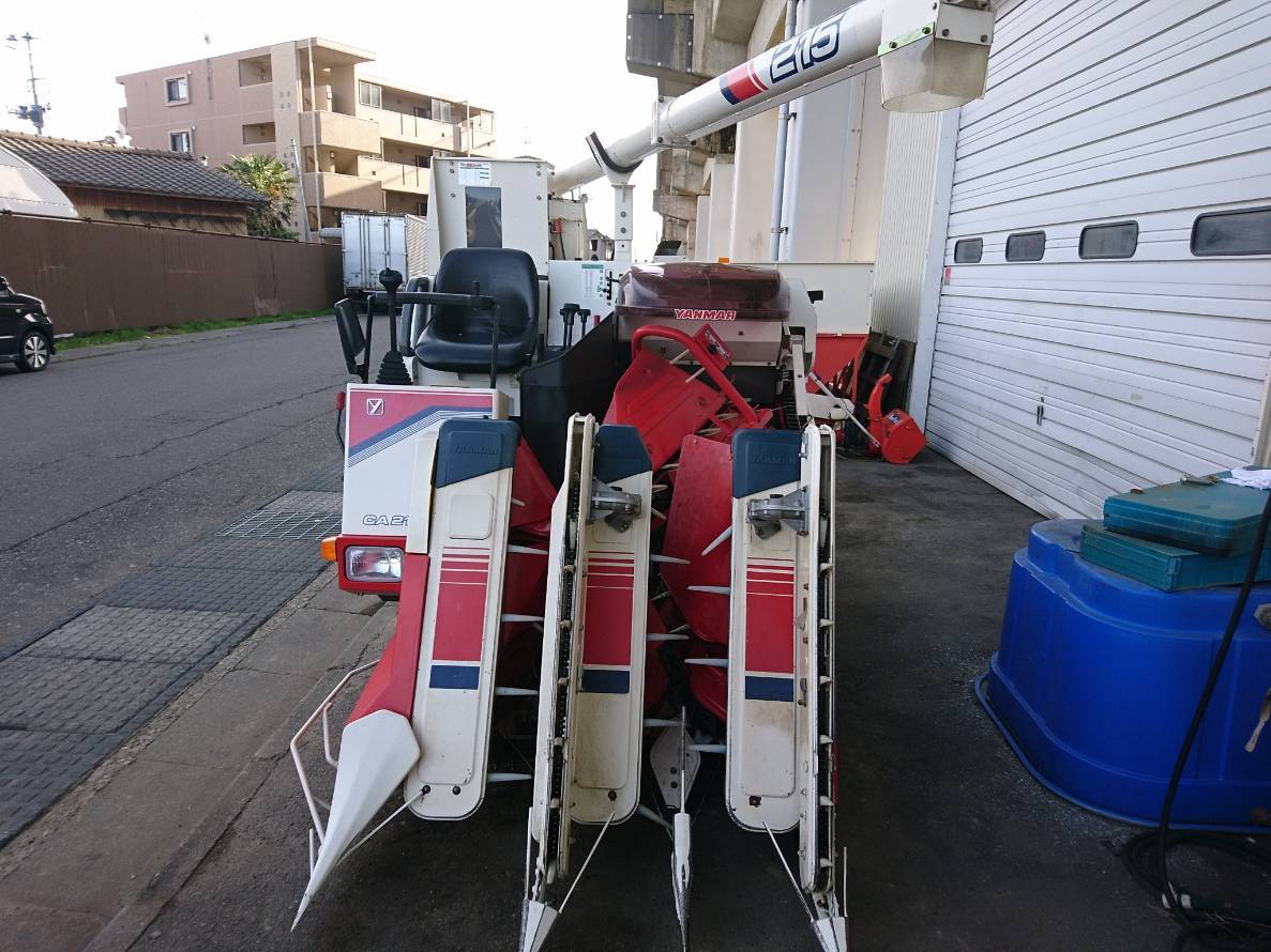 コンバイン ヤンマー グレンタンク 3条刈 (㍿ 滋賀発ヤンマー