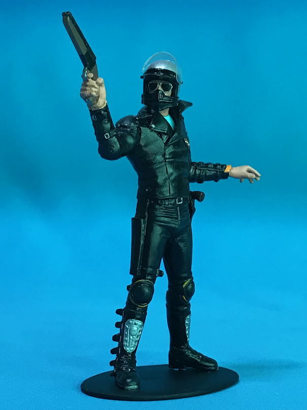 オートアート マッドマックス V8インターセプター | オート 1/18マッド