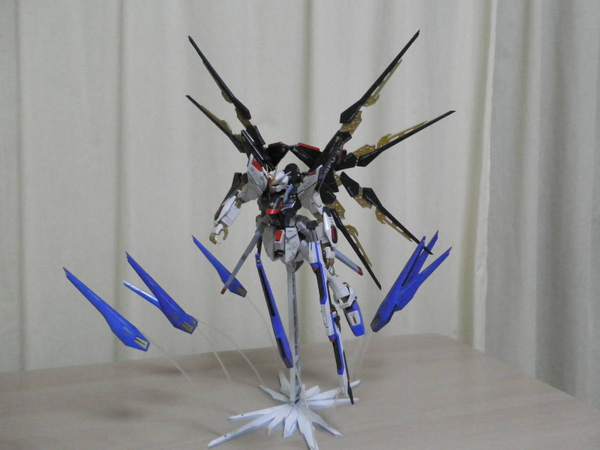 MG ストライク フリーダム 【塗装改修完成品】 ガンダムSEED・DESTINY
