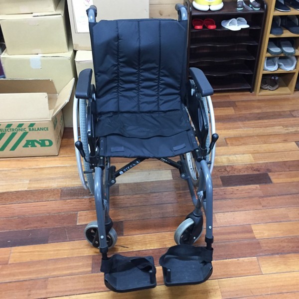 幸和製作所 自走式車いす EXIGO10 HW10 折り畳み