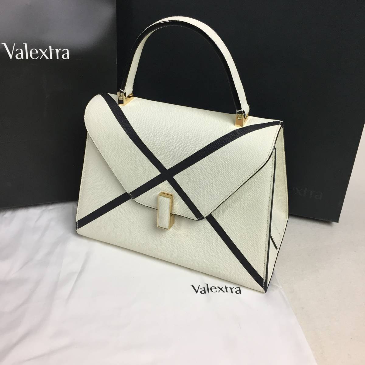 定価38万 正規品 ★未使用 入手困難 Valextra/ヴァレクストラ X-LINE 2WAY ショルダーハンドバッグ ホワイト レザー Valextra ヴァレクストラ – V5E23 気品あふれる♪Valextra Valextraの通販
