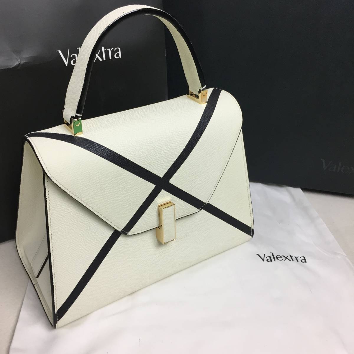 定価38万 正規品 ★未使用 入手困難 Valextra/ヴァレクストラ X-LINE 2WAY ショルダーハンドバッグ ホワイト レザー Valextra ヴァレクストラ – V5E23 気品あふれる♪Valextra Valextraの通販
