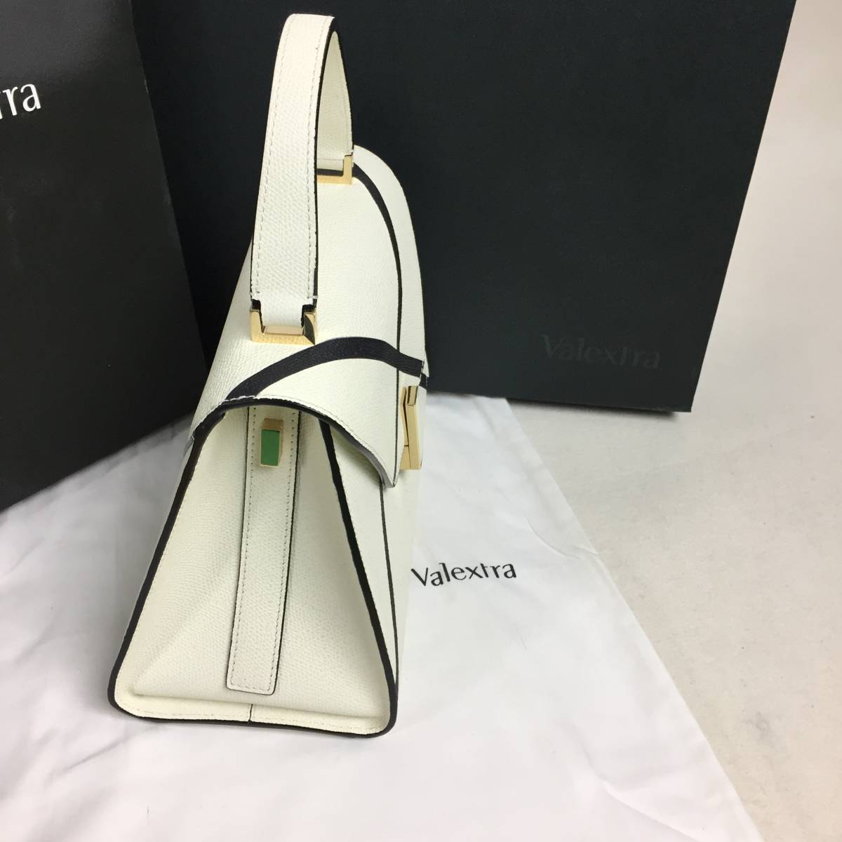 定価38万 正規品 ★未使用 入手困難 Valextra/ヴァレクストラ X-LINE 2WAY ショルダーハンドバッグ ホワイト レザー Valextra ヴァレクストラ – V5E23 気品あふれる♪Valextra Valextraの通販