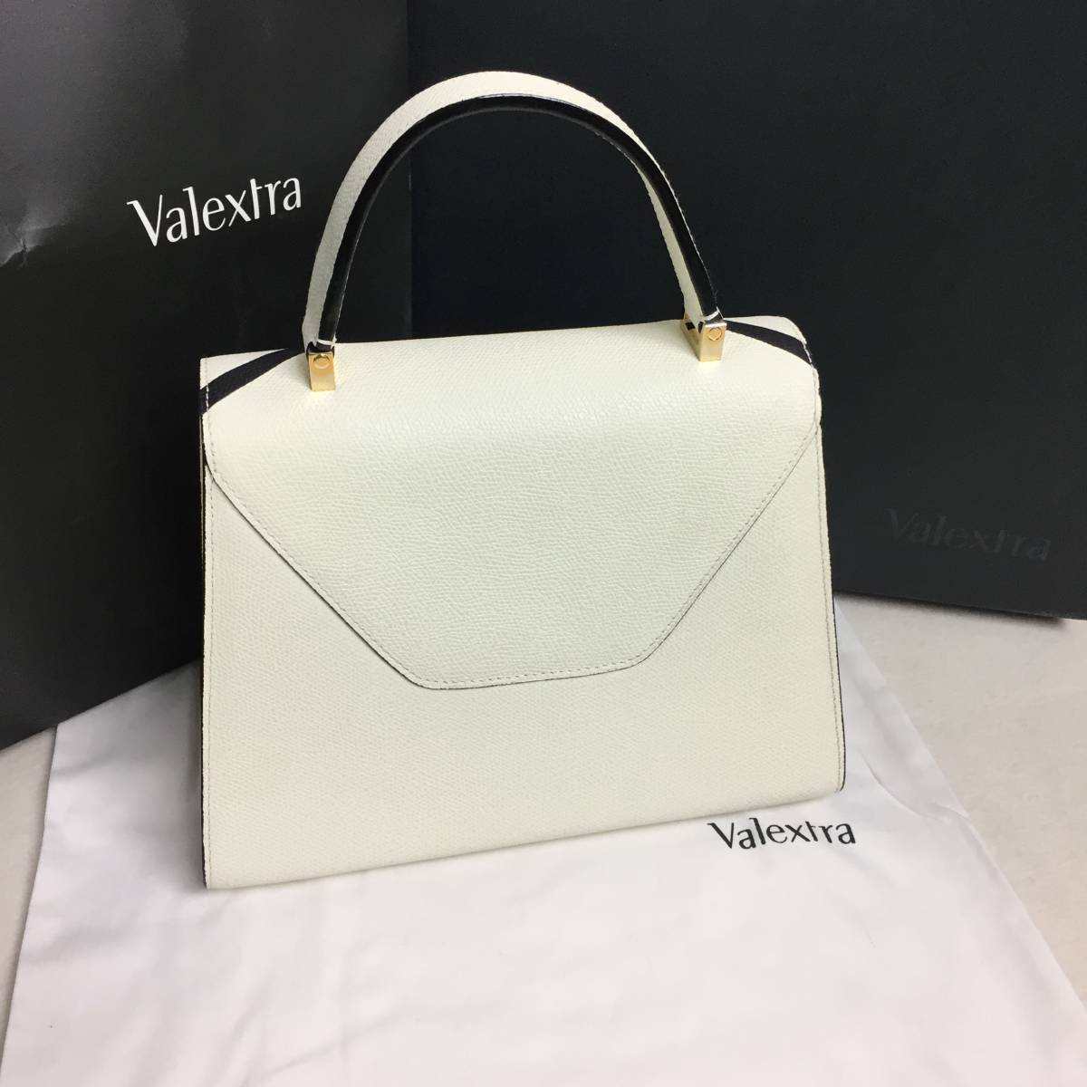 定価38万 正規品 ★未使用 入手困難 Valextra/ヴァレクストラ X-LINE 2WAY ショルダーハンドバッグ ホワイト レザー Valextra ヴァレクストラ – V5E23 気品あふれる♪Valextra Valextraの通販