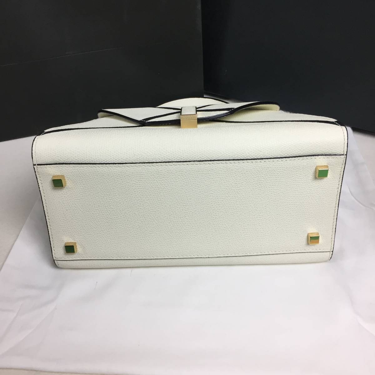 定価38万 正規品 ★未使用 入手困難 Valextra/ヴァレクストラ X-LINE 2WAY ショルダーハンドバッグ ホワイト レザー Valextra ヴァレクストラ – V5E23 気品あふれる♪Valextra Valextraの通販