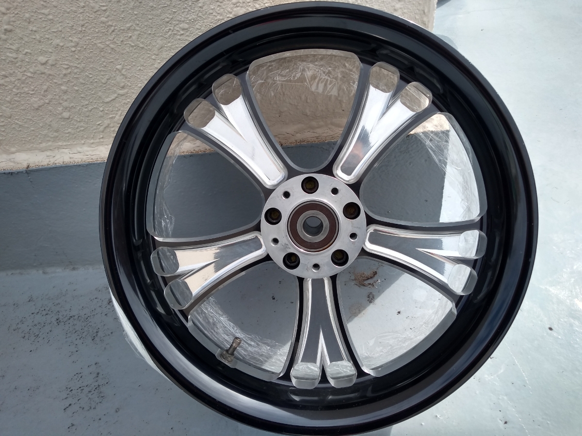 Harley-Davidson用パフォーマンスマシンホイール Performance Machine