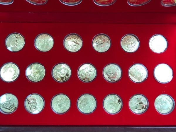 中国パンダ 金貨 記念 中国人民銀行発行 貴重品 38枚セット ケース入り