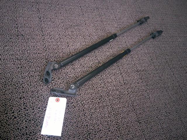 Nv350キャラバン Vr2e26 バックドアダンパー Qab 90450 3xa0b90451 3xa0b 日産用 売買されたオークション情報 Yahooの商品情報をアーカイブ公開 オークファン Aucfan Com