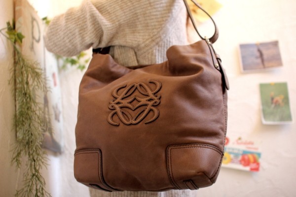 【LOEWE】ロエベ アナグラム カーフ 茶 レディース ショルダーバッグ □未使用□LOEWE ロエベ□アナグラム□カーフ レザー本革□ショルダー