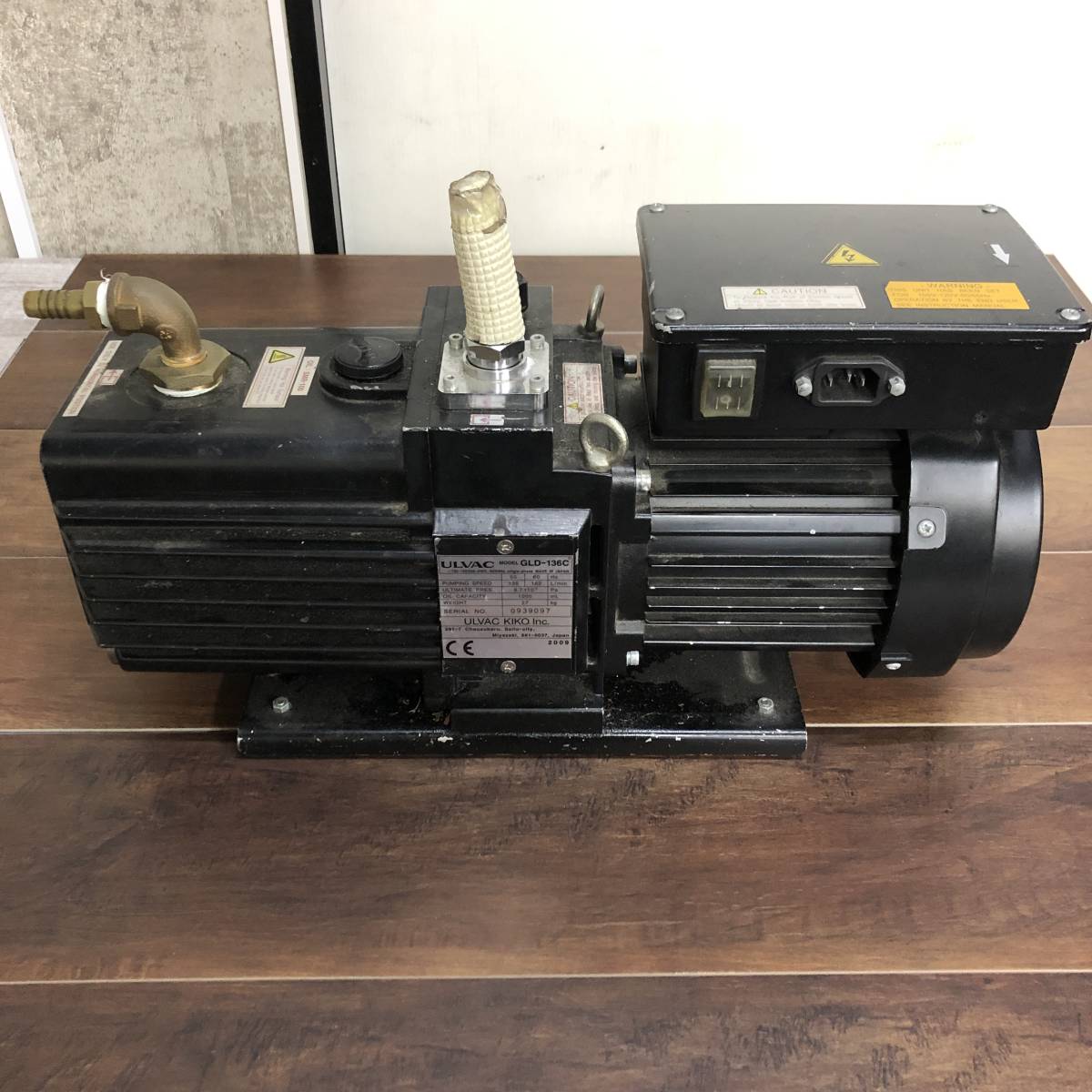 【2011】中古　動作未確認品　ULVAC　油回転真空ポンプ　GLD136C　ジャンク