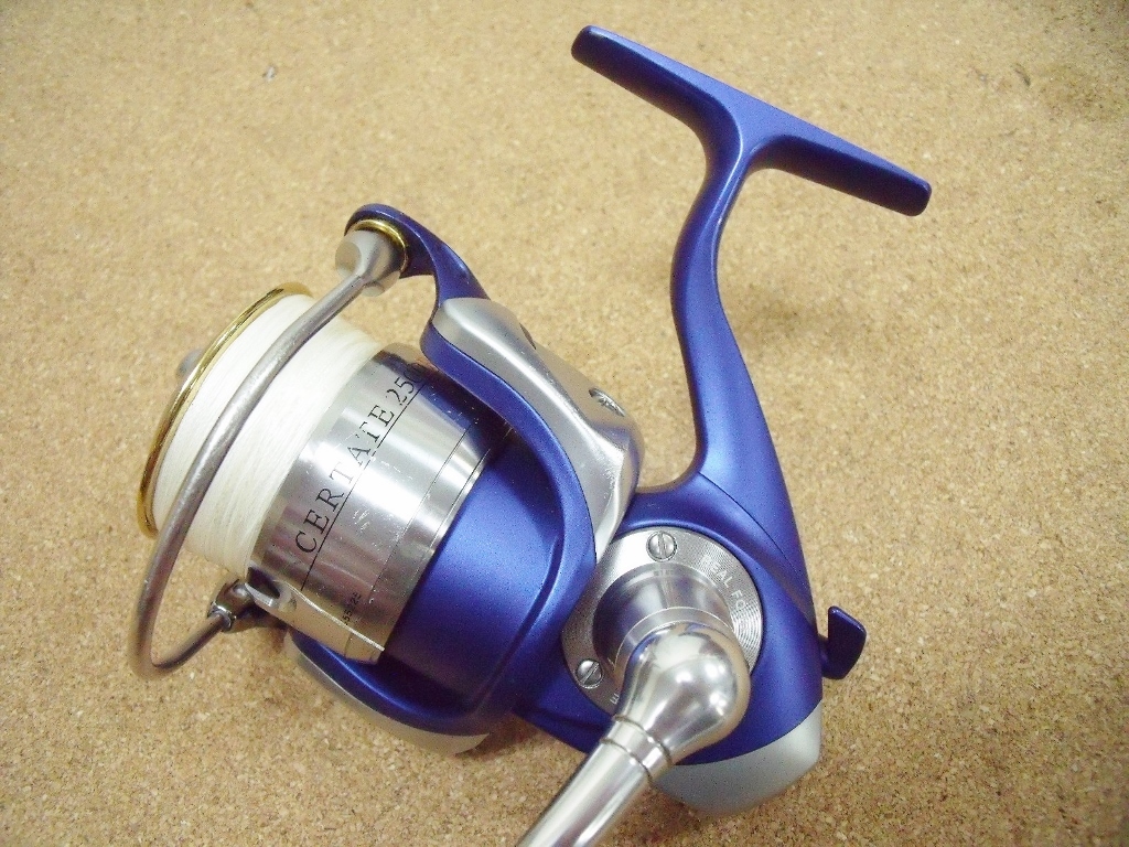 Daiwa ダイワ 06 Certate セルテート 2500 R カスタム 品 ダイワ 売買されたオークション情報 Yahooの商品情報をアーカイブ公開 オークファン Aucfan Com