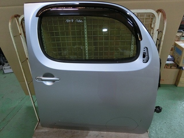 キューブ KY0 右フロントドア Z12 シルバー ダイヤモンドシルバー 銀