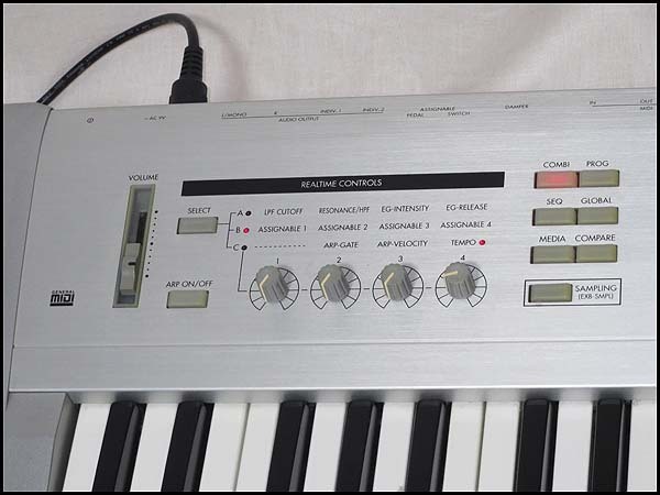 ☆KORG コルグ TRITON Le 61 シンセサイザー 61鍵 USED☆ 【公式通販】
