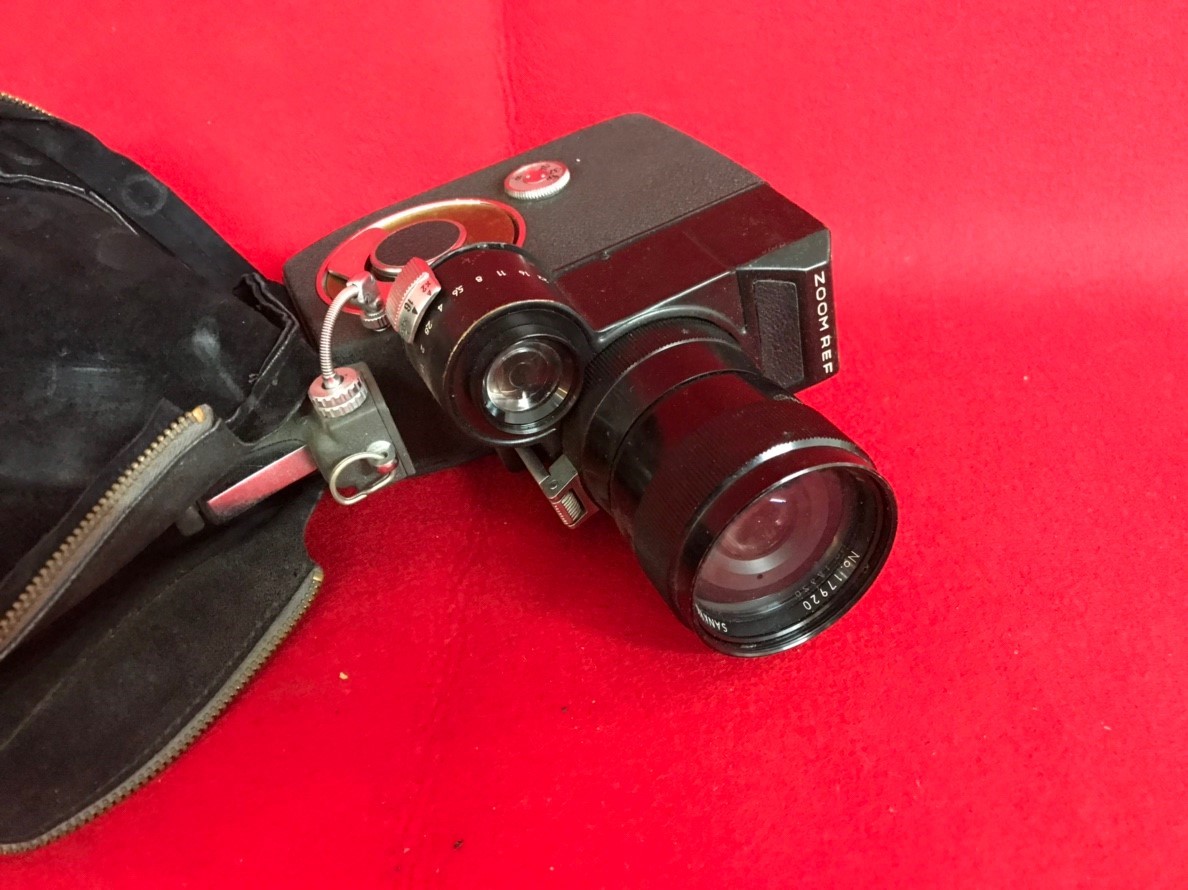 Caméra Super 8 SANKYO EM-30. F=10~30mm 1:1.8 MACRO