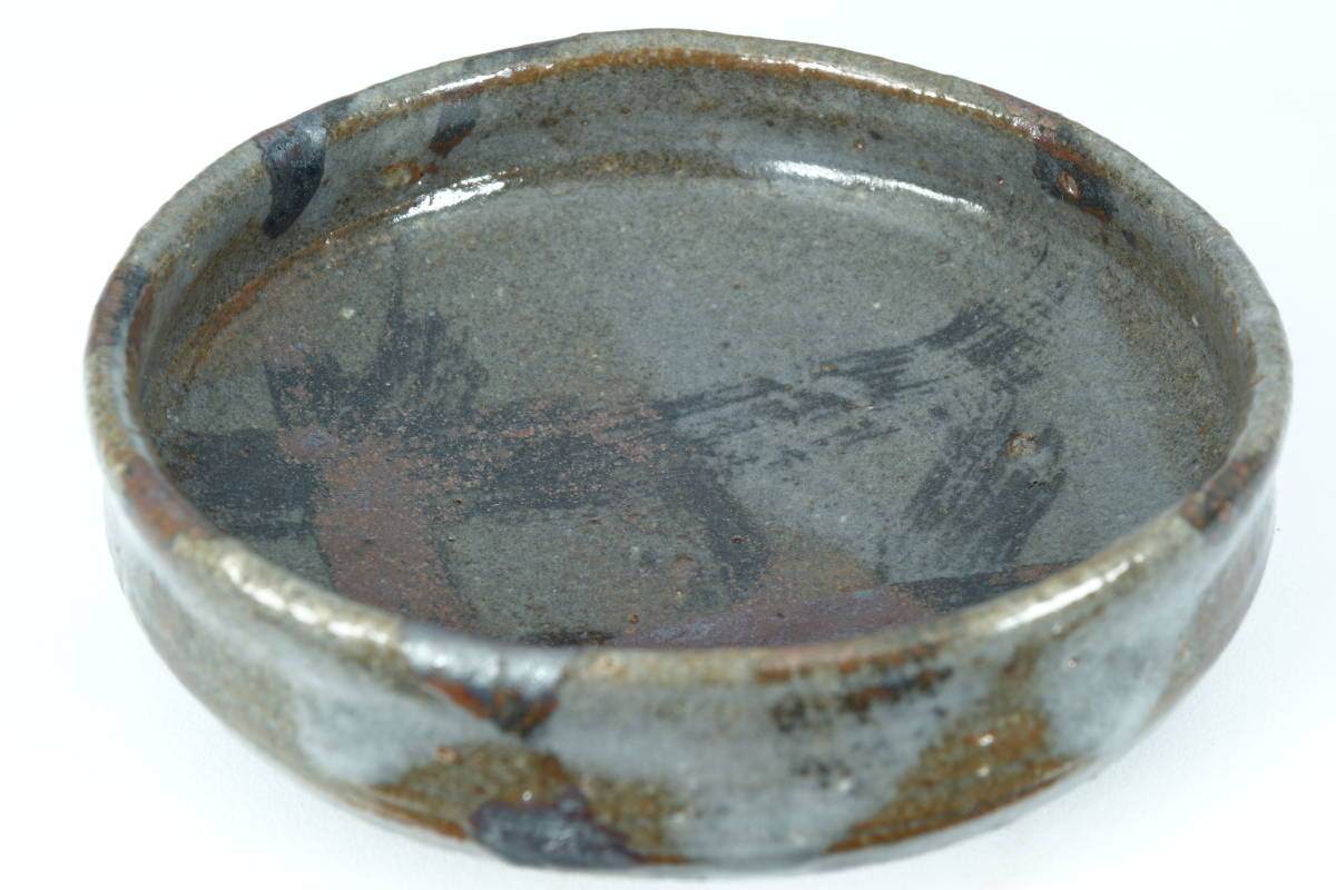 高品質，新作 唐津焼ぐい呑み 碇 健 作品 絵唐津ぐい飲み 土 唐津市相知町採掘 お酒を注ぐと見込みが輝く 唐津の土味優れる素朴なぐいのみ(酒器)｜売買されたオークション情報、yahooの商品情報をアーカ 唐津