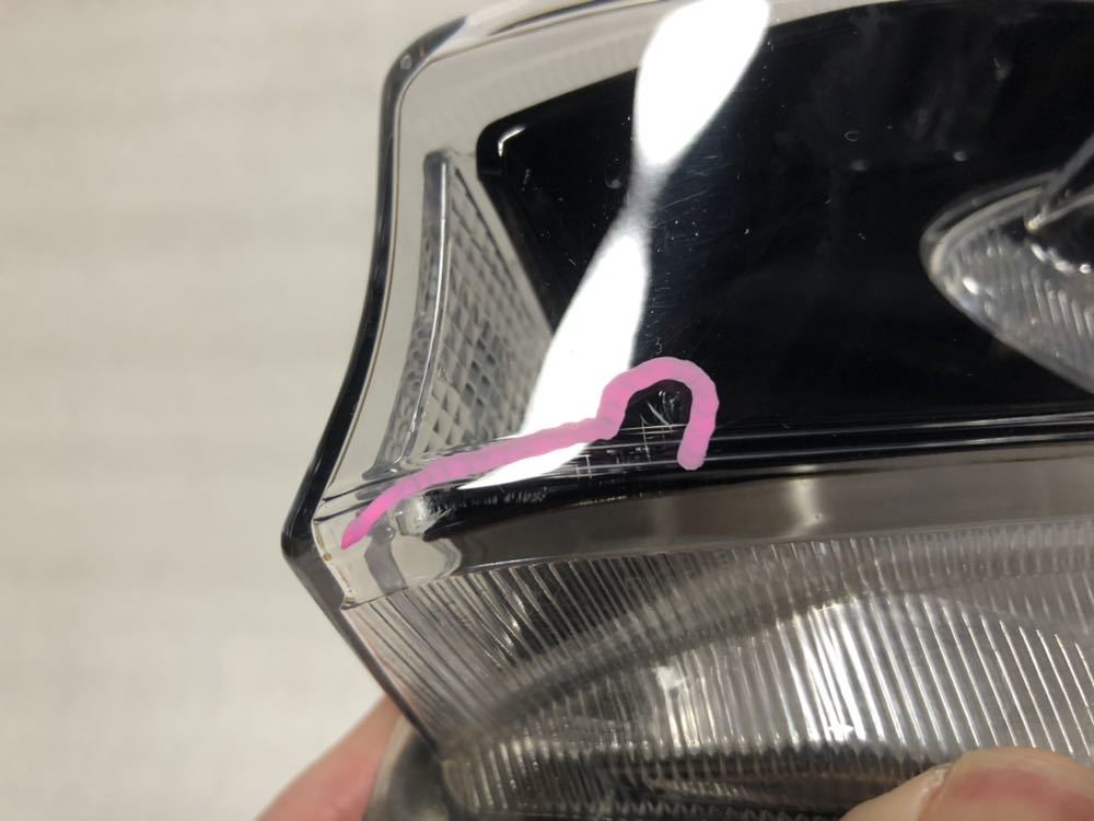 1914 ハリアー ZSU60W 左ヘッドライト LED 81070-48890 KOITO 48-147