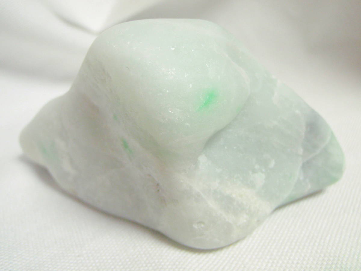 【人気SALE，送料無料】 糸魚川 翡翠 ヒスイ 11 白緑 124 g 原石 鉱物(原石)｜売買されたオークション情報、yahooの商品情報をアーカイブ公開 - オークファン 原石