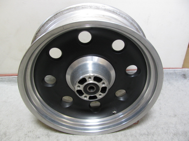 美品　希少　200mm　純正　リアホイール　ツインカム　ソフテイル　ナイトトレイン　FXSTB1450　17インチ
