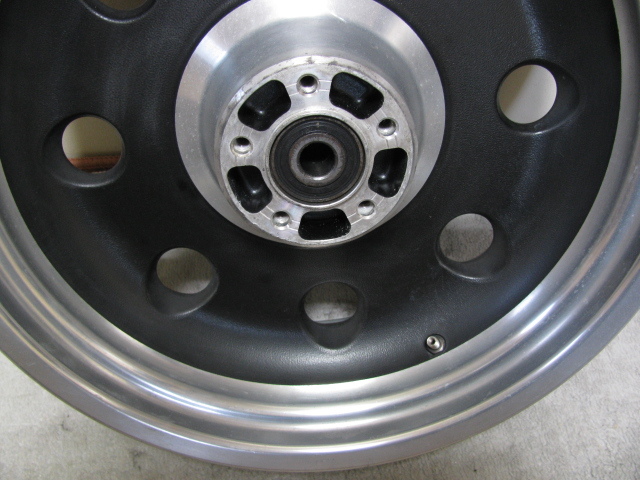 美品　希少　200mm　純正　リアホイール　ツインカム　ソフテイル　ナイトトレイン　FXSTB1450　17インチ