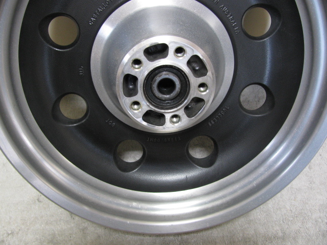 美品　希少　200mm　純正　リアホイール　ツインカム　ソフテイル　ナイトトレイン　FXSTB1450　17インチ