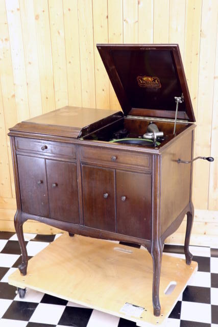 限定SALE，低価 岐阜 直接引取り大歓迎 〓 〓 Victor 米国製 Victrola ビクター 蓄音機 VV-215 手廻し蓄音機 状態良い み(本体)｜売買されたオークション情報、yahooの商品情報をアーカイブ公開 - オークファン 本体