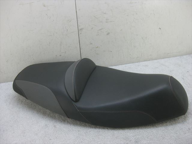 トリシティ125 ローダウンシート TWR製 小傷あり 高級ケブラー素材 TDR