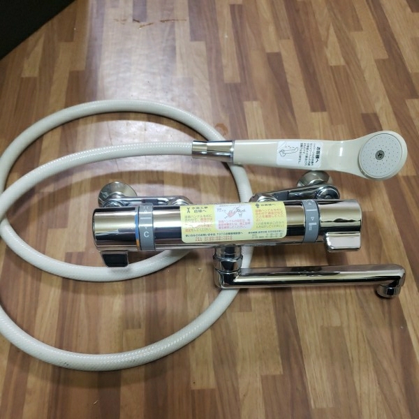 TOTO製 浴室用 壁付サーモスタット水栓 シャワー付 TMJ40C3S