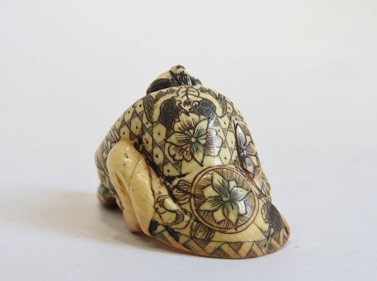 15-3）本象牙 根付 春画 浮世絵 時代物 繊細な彫刻 (銘:あり) 東洋