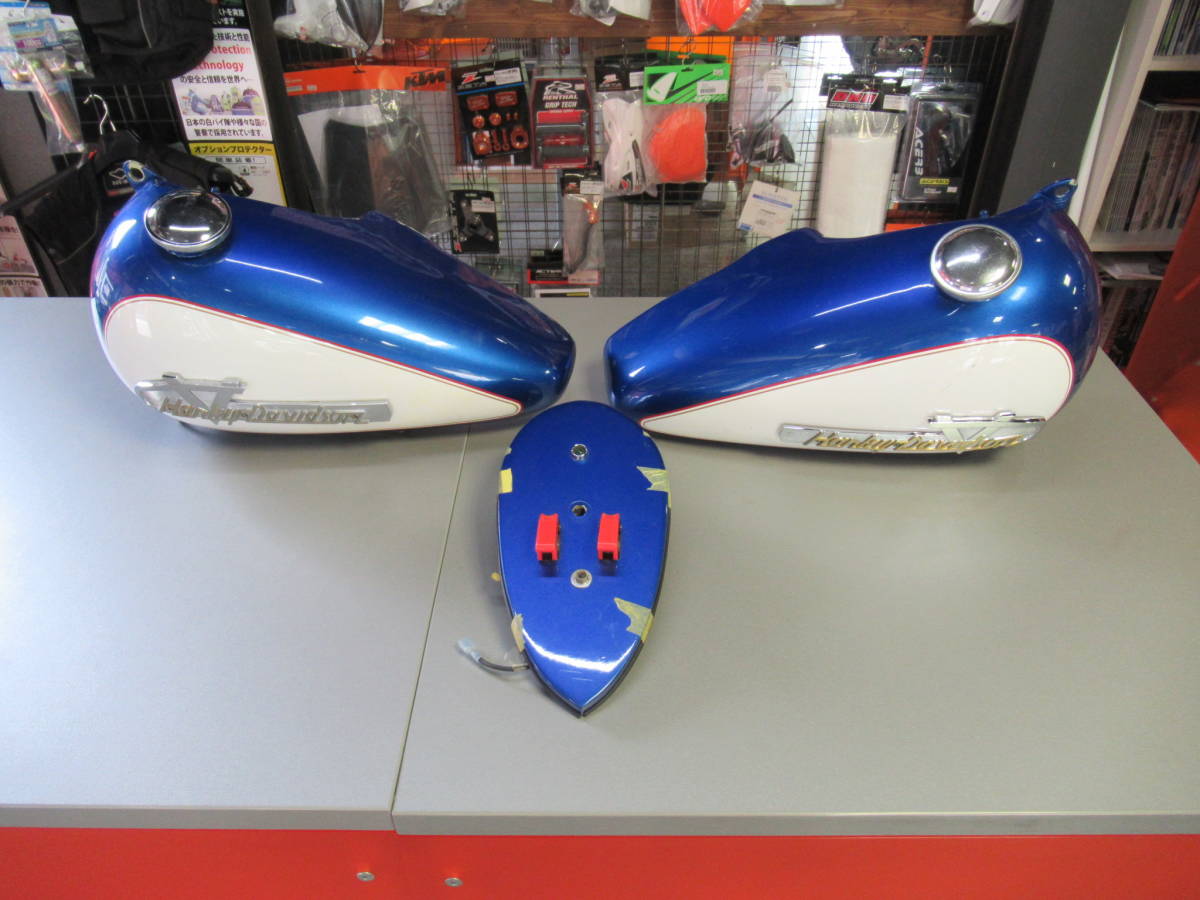 アオ 中古 ジャンク品 ショベル4速フレーム外し タンク左右にメーターパネル